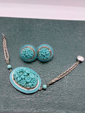 Vintage Turquoise Craved Floral Bracelet & Silver Tone Earrings